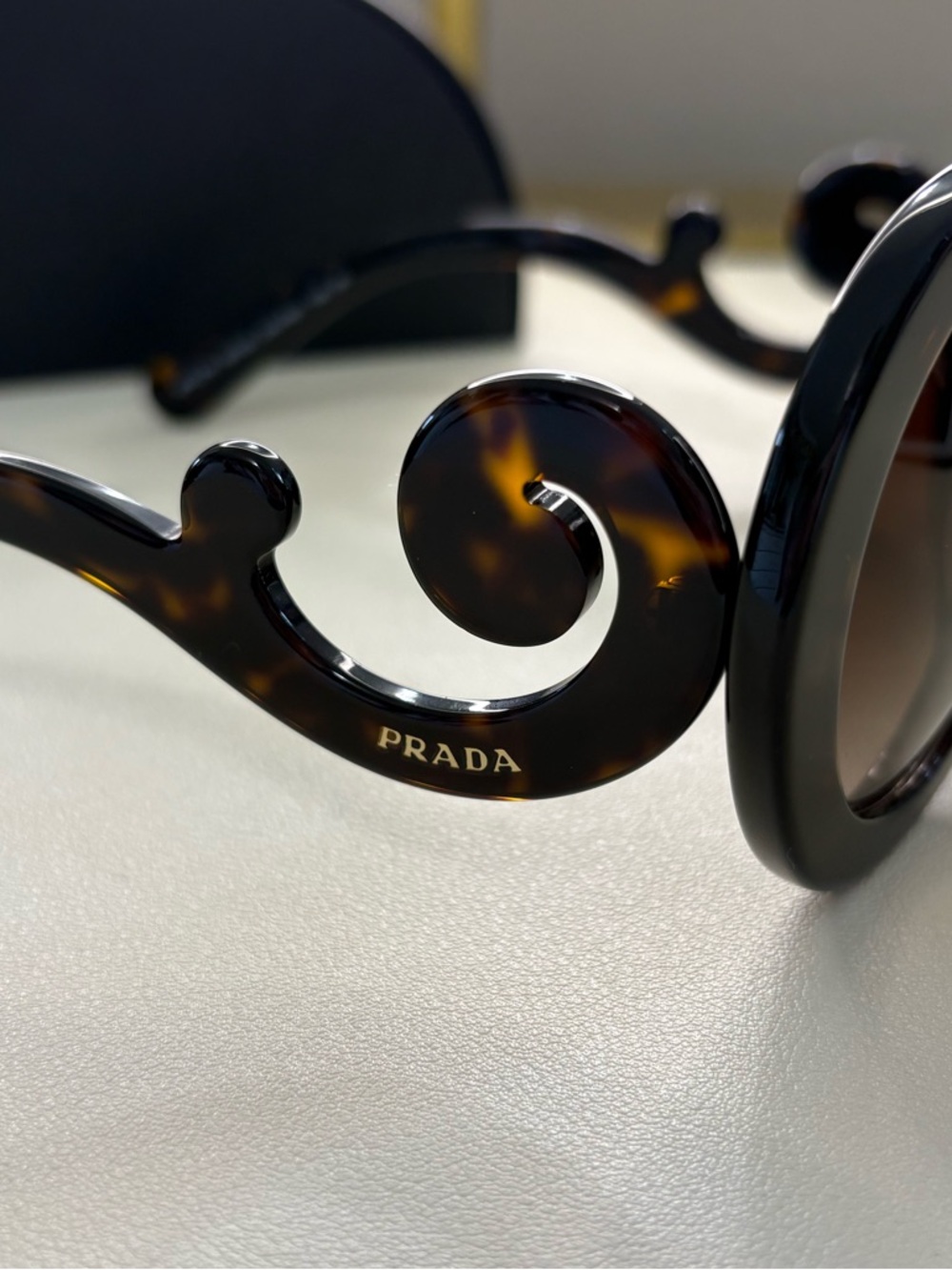 Prada tortoise shell round baroque sunglasses - Picture 5 of 6